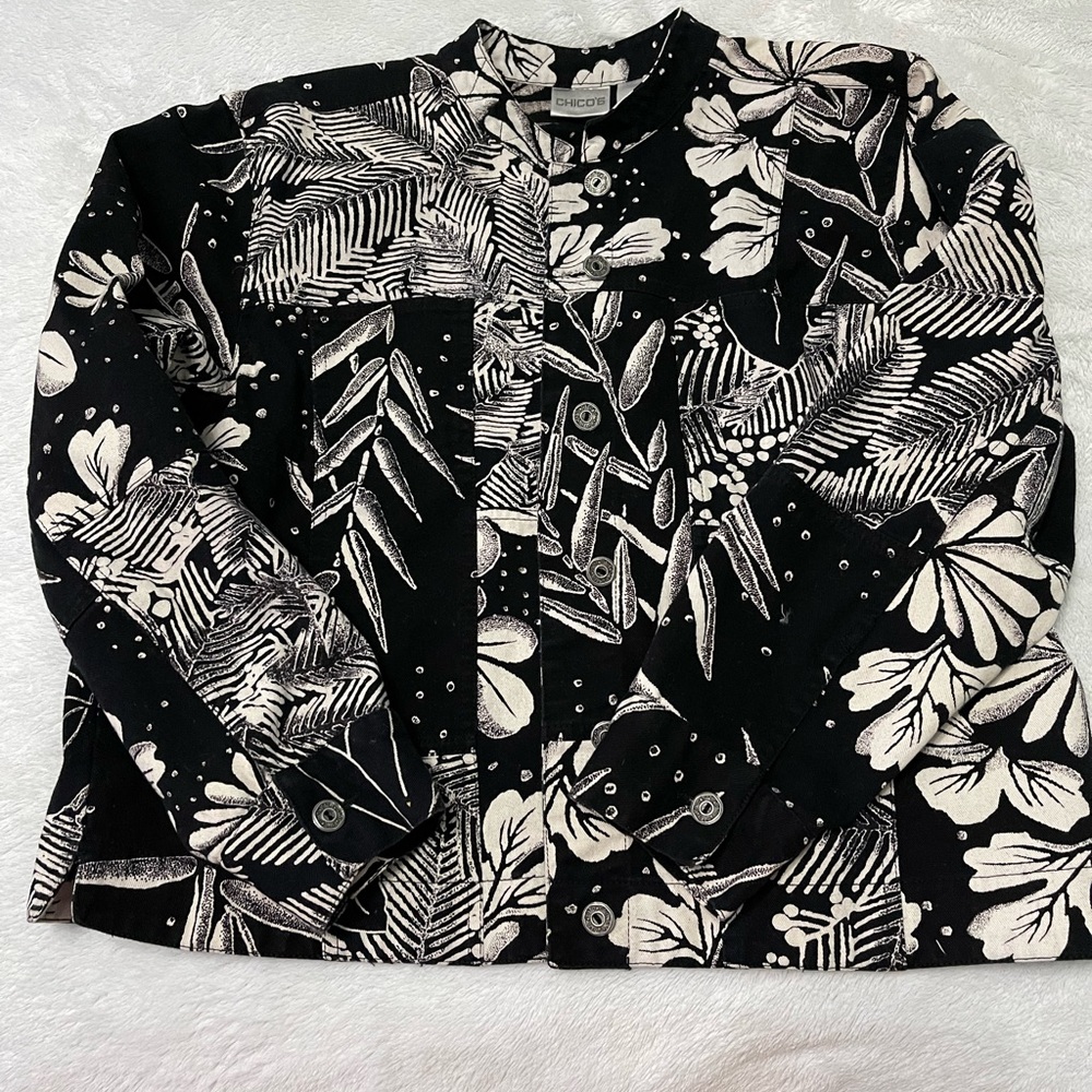 CHICO'S Size 2 ( Large 12) Button Front Jacket Black White Floral
